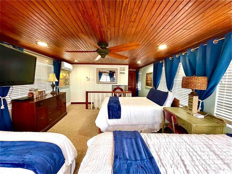 The Spotted Tail Villa Hackberry Bagian luar foto